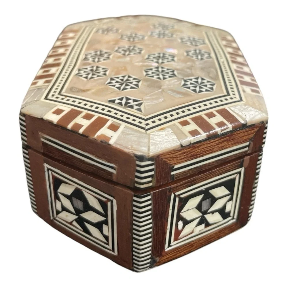 Vtg Middle Eastern Shell and Wood Marquetry Trinket Box